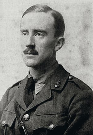 Tolkien con su iniforme del ejército Británico.